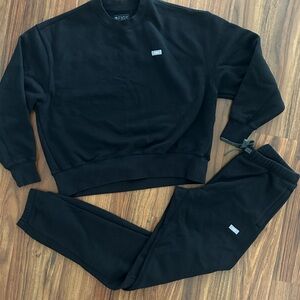 Figs XXS w/ XS jogger pants black off shift sweat set crew neck sweatshirt